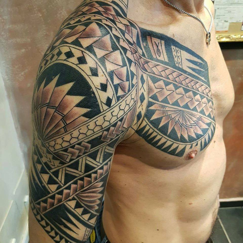 Polinéz tetoválás a Pinker Tattoo galériából
